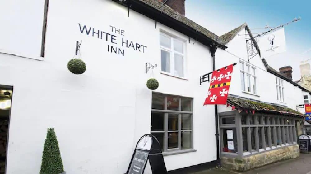 The White Hart Inn Вінчкомб Екстер'єр фото