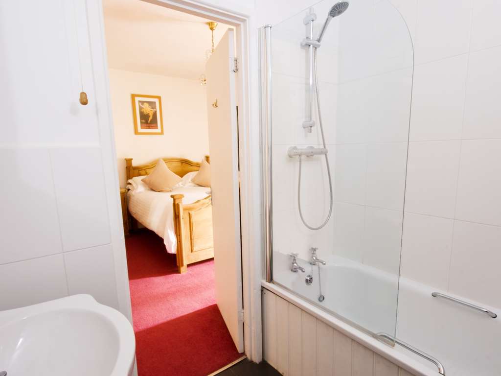 The White Hart Inn Вінчкомб Номер фото